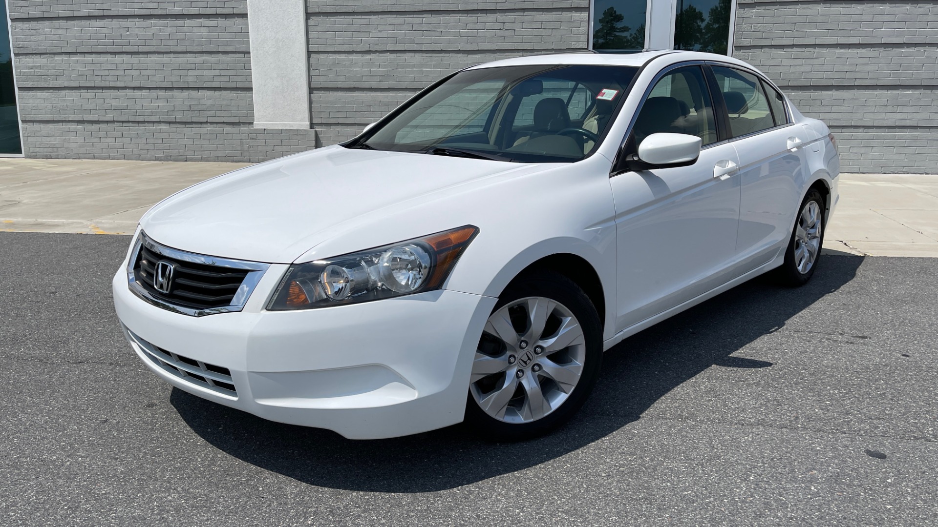 Used 2009 Honda ACCORD EX-L 4DR / 2.4L / AUTO / SUNROOF / ANC / DUAL-ZONE AUTO A/C for sale Sold at Formula Imports in Charlotte NC 28227 1
