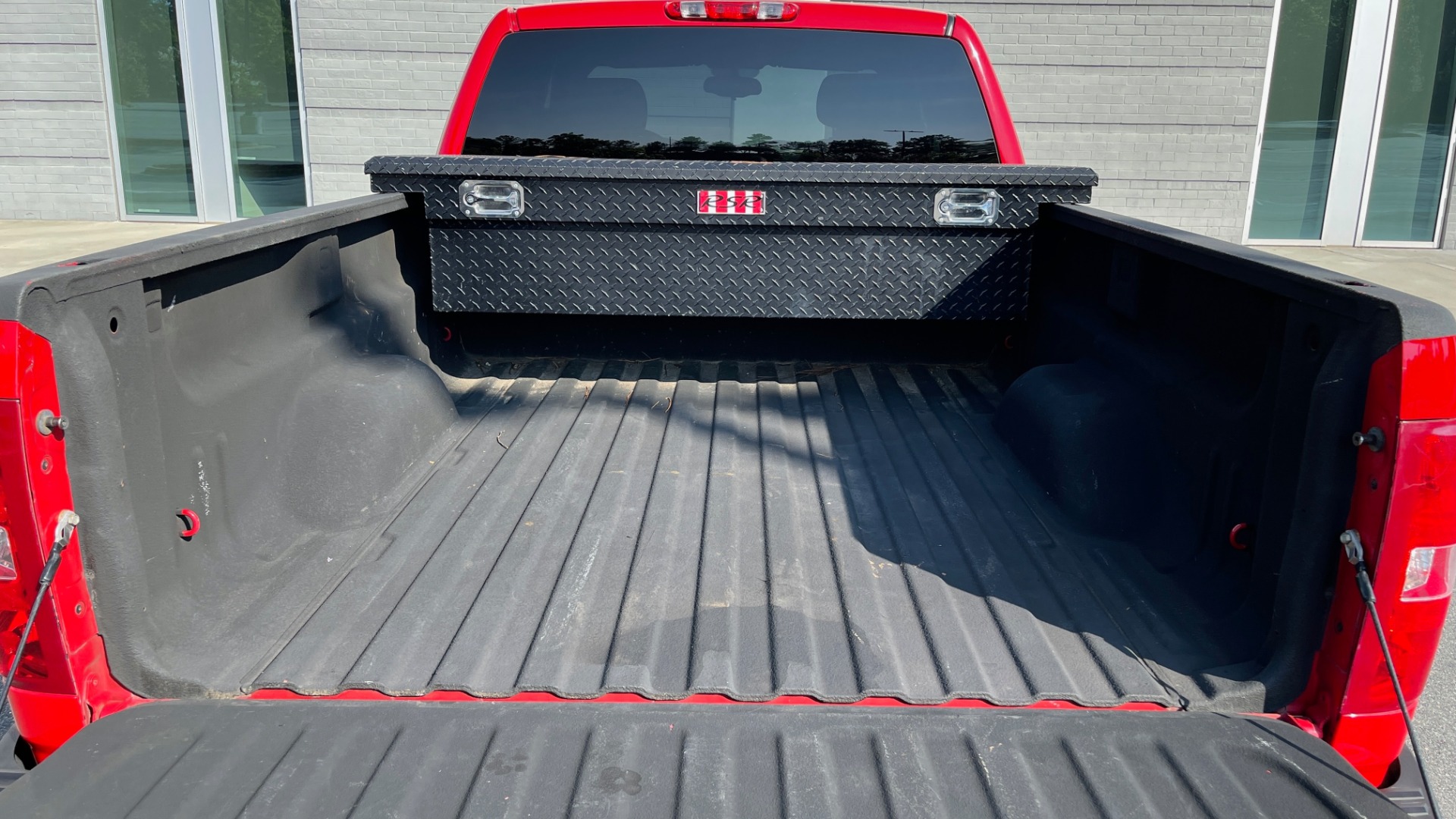 Used 2010 Chevrolet SILVERADO 1500 LT EXT CAB / 2WD / 5.3L V8 / AUTO / POWER PACK PLUS / TOWING for sale Sold at Formula Imports in Charlotte NC 28227 14