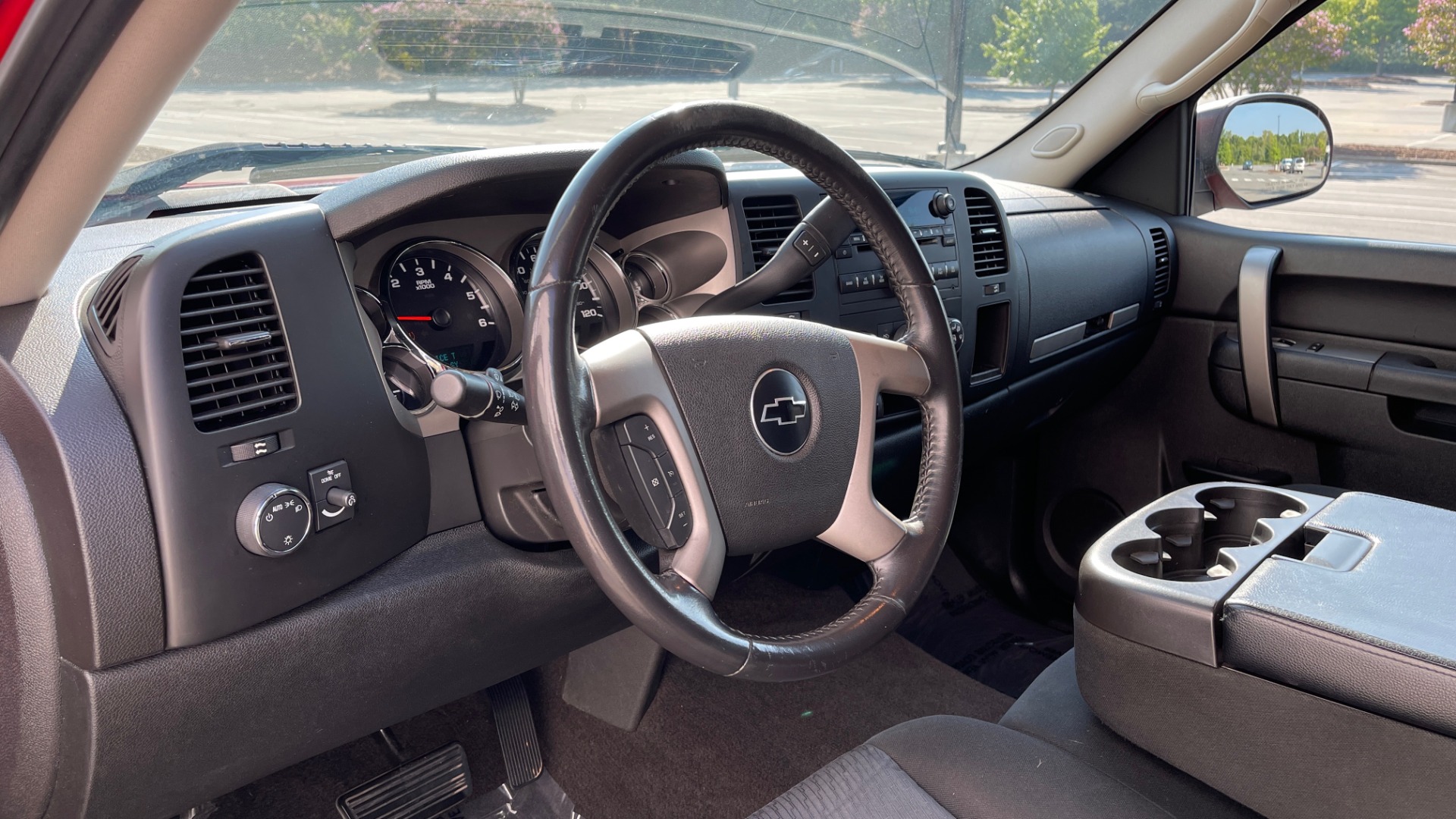 Used 2010 Chevrolet SILVERADO 1500 LT EXT CAB / 2WD / 5.3L V8 / AUTO / POWER PACK PLUS / TOWING for sale Sold at Formula Imports in Charlotte NC 28227 27