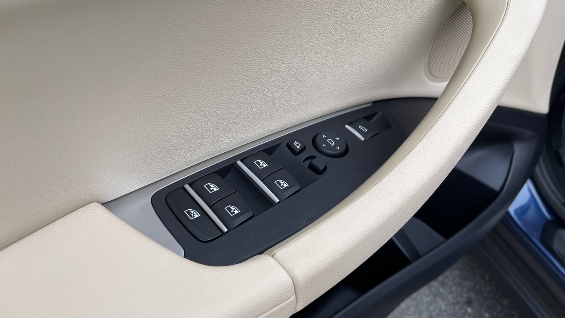 Used 2019 BMW X3 SDRIVE30I / NAV / PANO-ROOF / DRVR ASST / 19IN WHEELS / REARVIEW for sale Sold at Formula Imports in Charlotte NC 28227 24