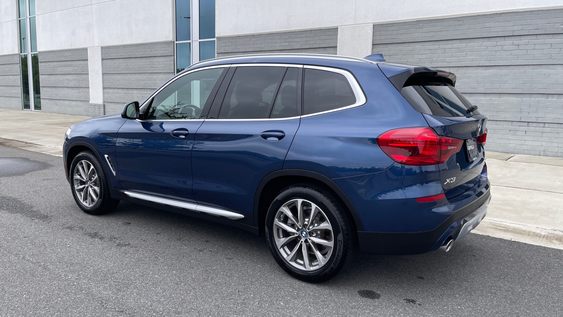 Used 2019 BMW X3 SDRIVE30I / NAV / PANO-ROOF / DRVR ASST / 19IN WHEELS / REARVIEW for sale Sold at Formula Imports in Charlotte NC 28227 5