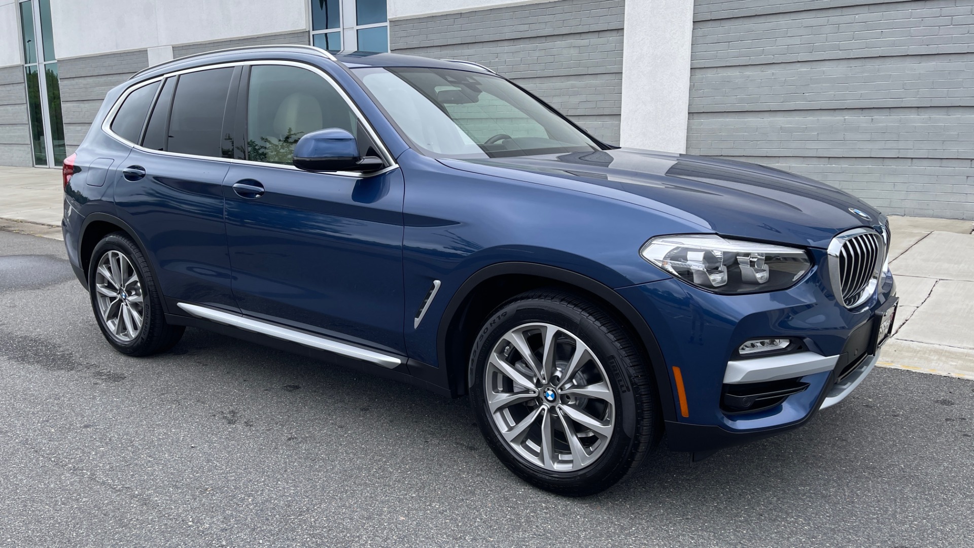 Used 2019 BMW X3 SDRIVE30I / NAV / PANO-ROOF / DRVR ASST / 19IN WHEELS / REARVIEW for sale Sold at Formula Imports in Charlotte NC 28227 6