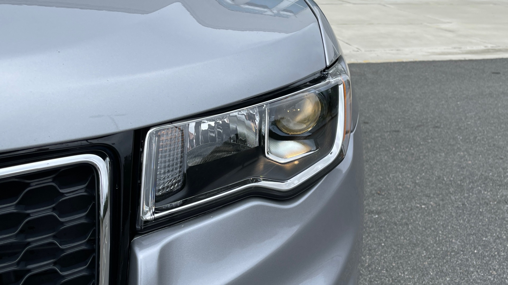 Used 2017 Jeep GRAND CHEROKEE LAREDO E 4X4 / KEYLESS-GO / 8.4IN TOUCH SCREEN / REARVIEW for sale Sold at Formula Imports in Charlotte NC 28227 12