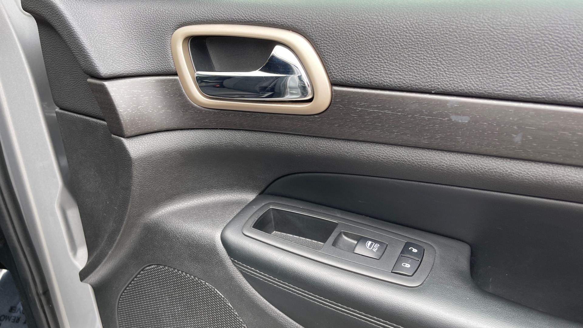 Used 2017 Jeep GRAND CHEROKEE LAREDO E 4X4 / KEYLESS-GO / 8.4IN TOUCH SCREEN / REARVIEW for sale Sold at Formula Imports in Charlotte NC 28227 54