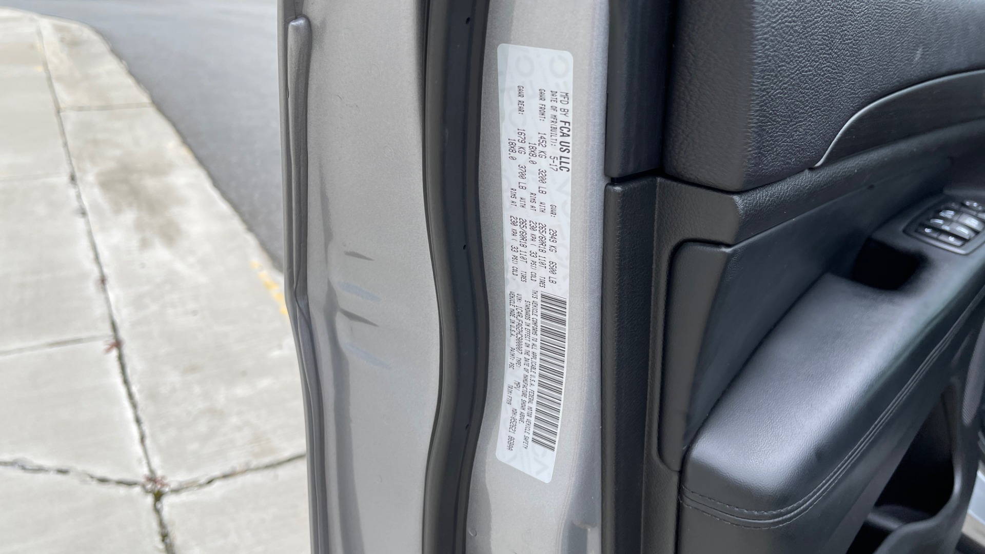 Used 2017 Jeep GRAND CHEROKEE LAREDO E 4X4 / KEYLESS-GO / 8.4IN TOUCH SCREEN / REARVIEW for sale Sold at Formula Imports in Charlotte NC 28227 68