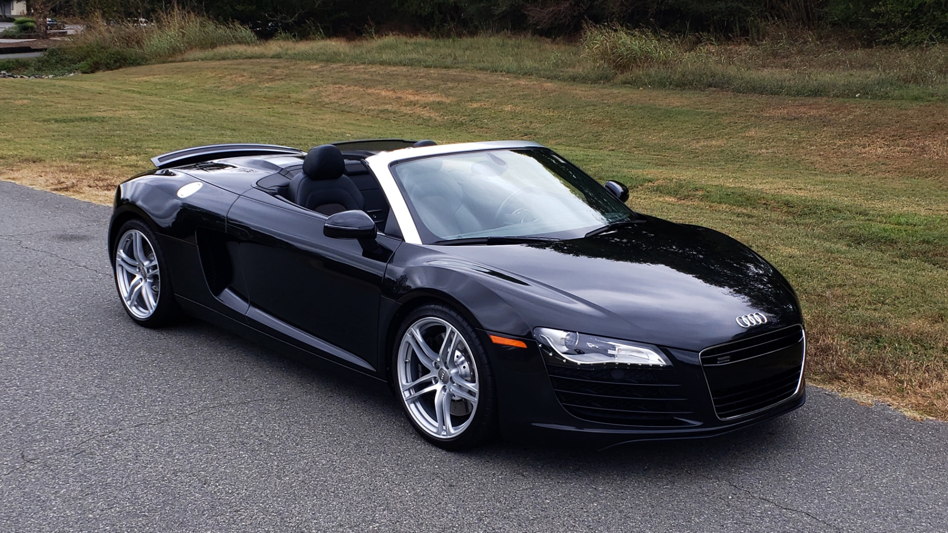 Used 2011 Audi R8 4.2L SPYDER QUATTRO / NAV / 19 IN WHEELS / LOW MILES for sale Sold at Formula Imports in Charlotte NC 28227 21
