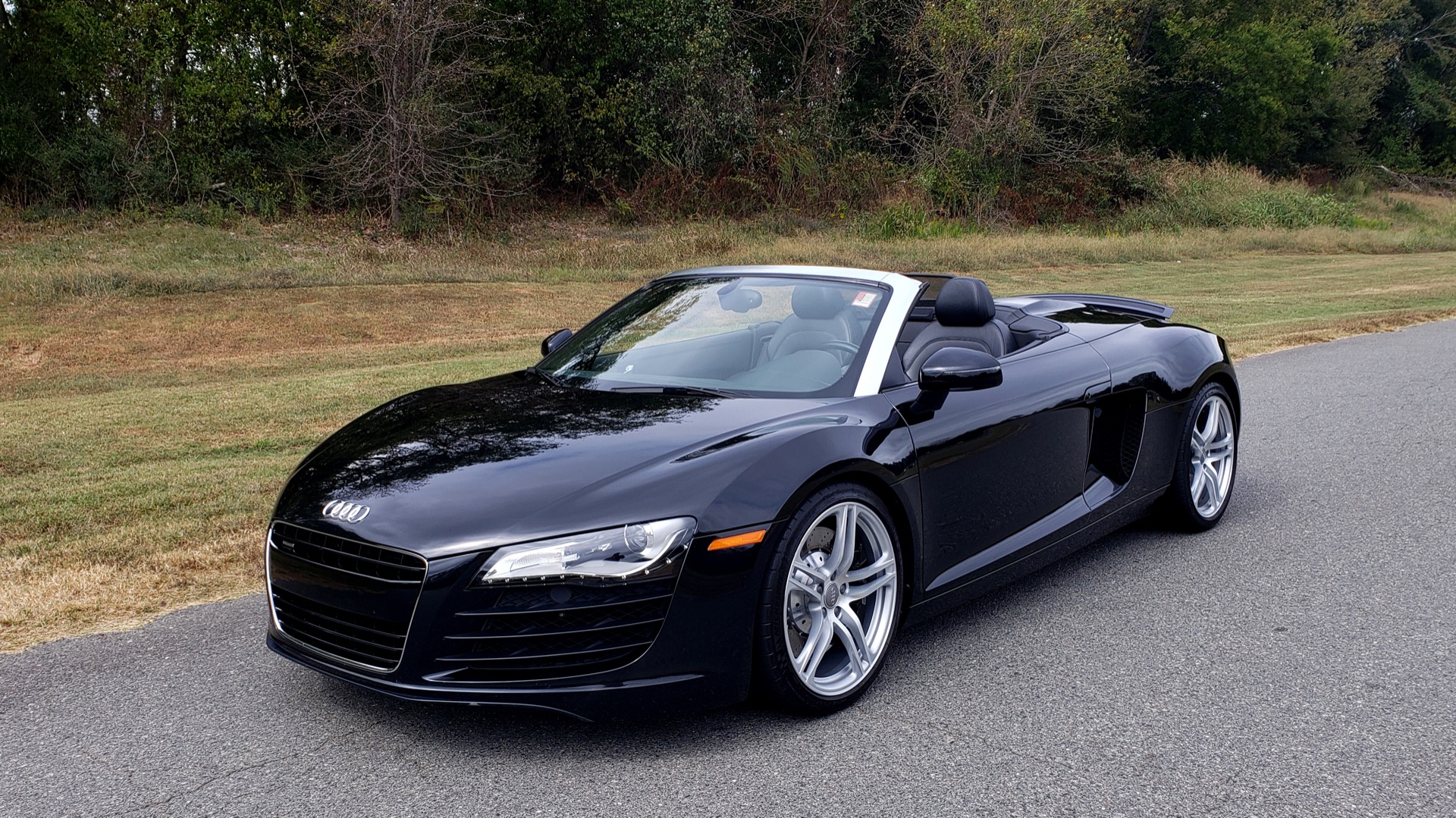Used 2011 Audi R8 4.2L SPYDER QUATTRO / NAV / 19 IN WHEELS / LOW MILES for sale Sold at Formula Imports in Charlotte NC 28227 3