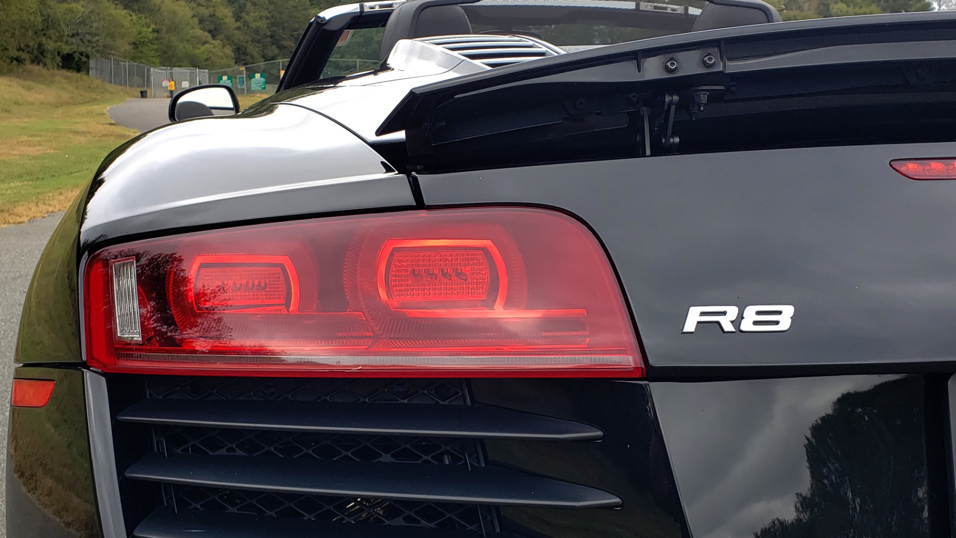 Used 2011 Audi R8 4.2L SPYDER QUATTRO / NAV / 19 IN WHEELS / LOW MILES for sale Sold at Formula Imports in Charlotte NC 28227 31
