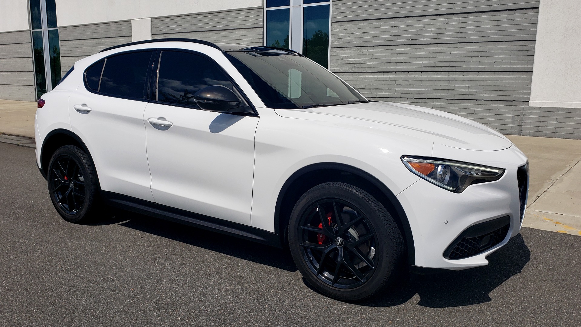 Used 2019 Alfa Romeo STELVIO TI SPORT AWD / 2.0L TURBO / 8-SPD AUTO / DRVR ASST / REARVIEW for sale Sold at Formula Imports in Charlotte NC 28227 11