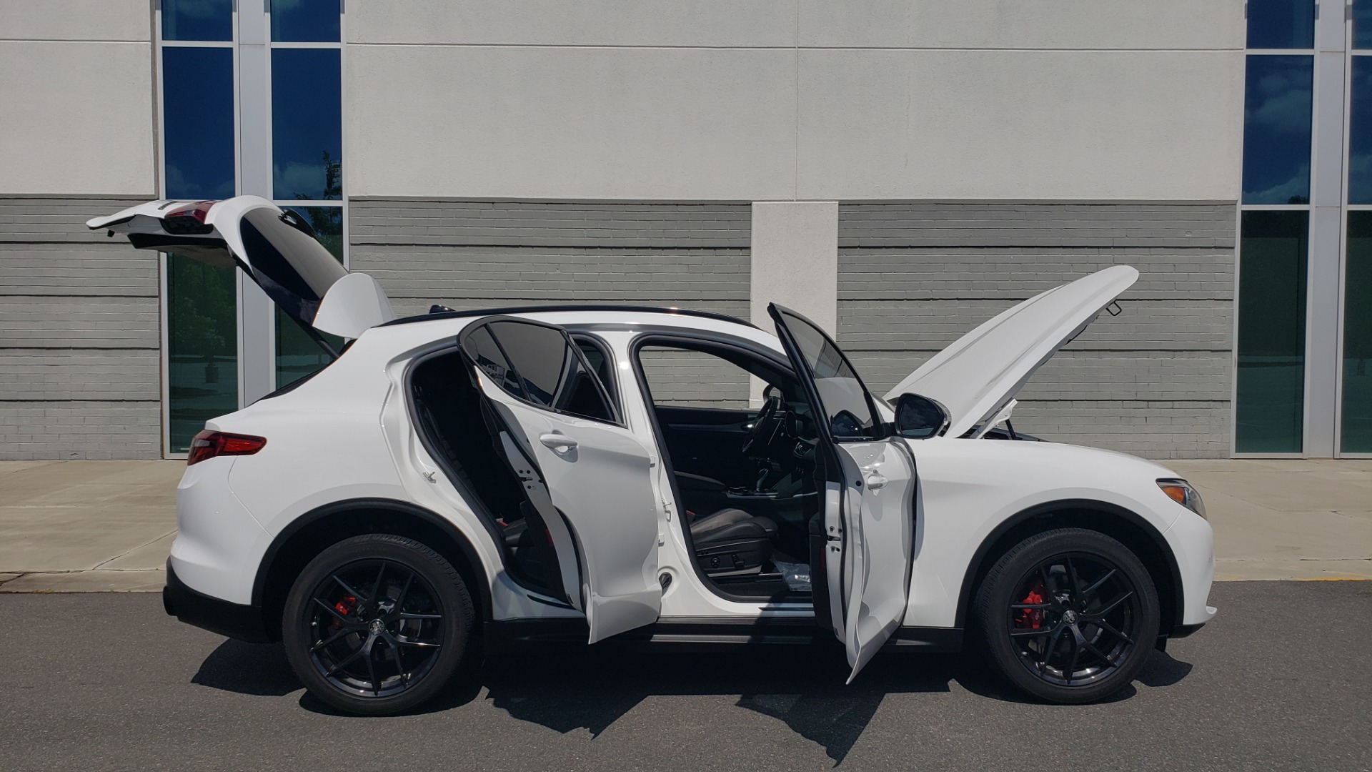 Used 2019 Alfa Romeo STELVIO TI SPORT AWD / 2.0L TURBO / 8-SPD AUTO / DRVR ASST / REARVIEW for sale Sold at Formula Imports in Charlotte NC 28227 15