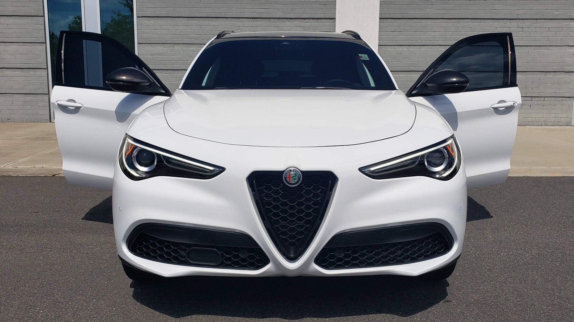 Used 2019 Alfa Romeo STELVIO TI SPORT AWD / 2.0L TURBO / 8-SPD AUTO / DRVR ASST / REARVIEW for sale Sold at Formula Imports in Charlotte NC 28227 25
