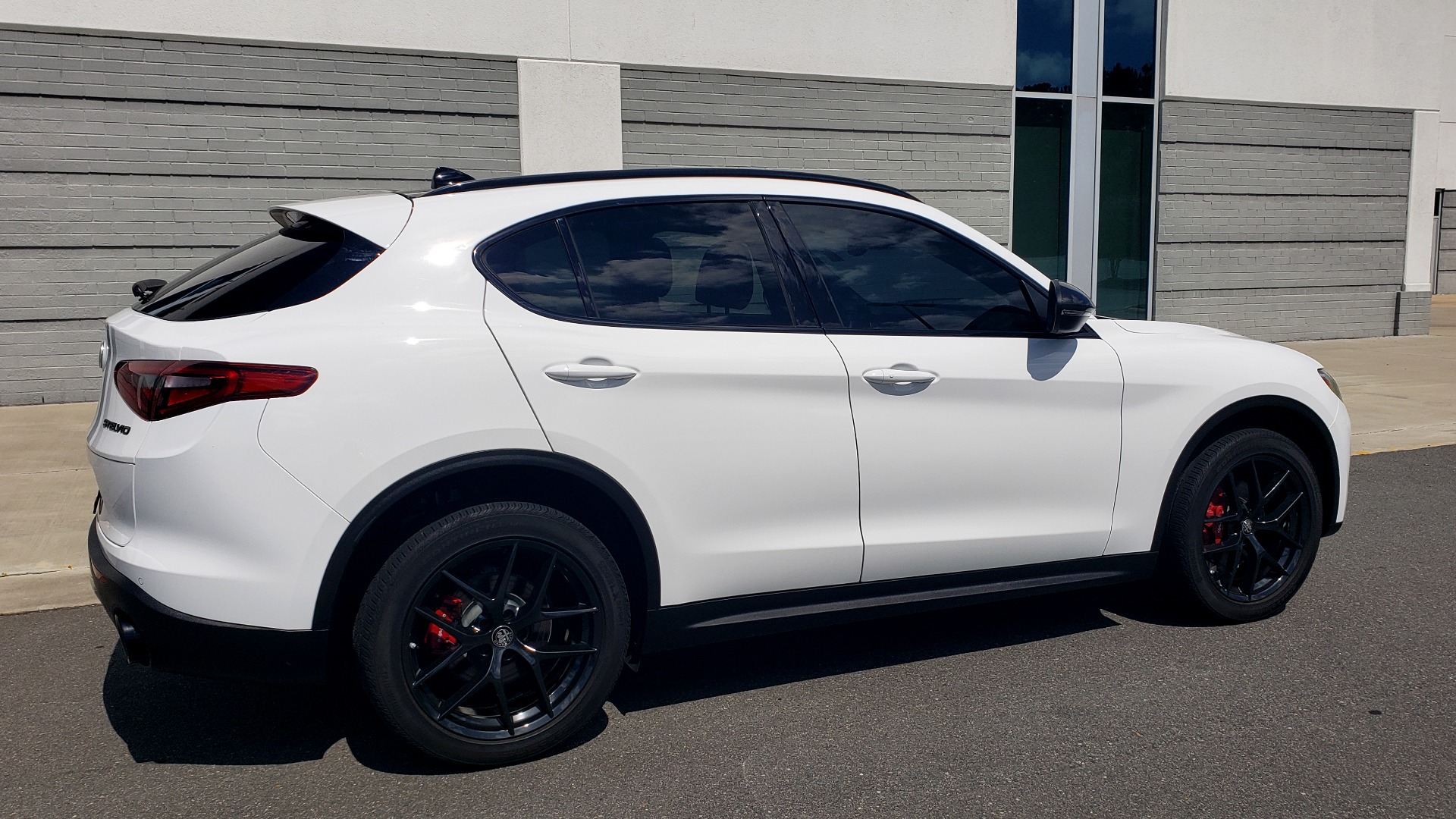 Used 2019 Alfa Romeo STELVIO TI SPORT AWD / 2.0L TURBO / 8-SPD AUTO / DRVR ASST / REARVIEW for sale Sold at Formula Imports in Charlotte NC 28227 4