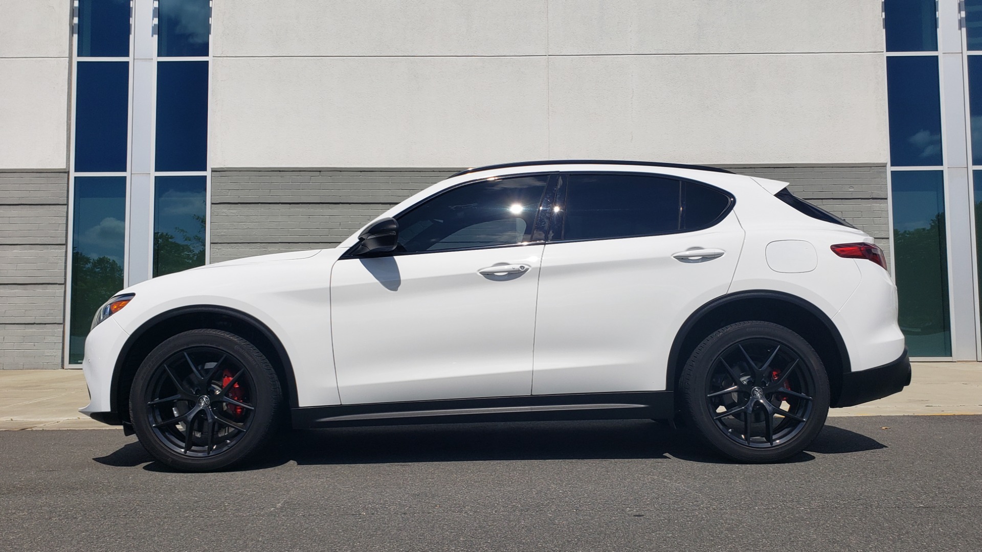 Used 2019 Alfa Romeo STELVIO TI SPORT AWD / 2.0L TURBO / 8-SPD AUTO / DRVR ASST / REARVIEW for sale Sold at Formula Imports in Charlotte NC 28227 8