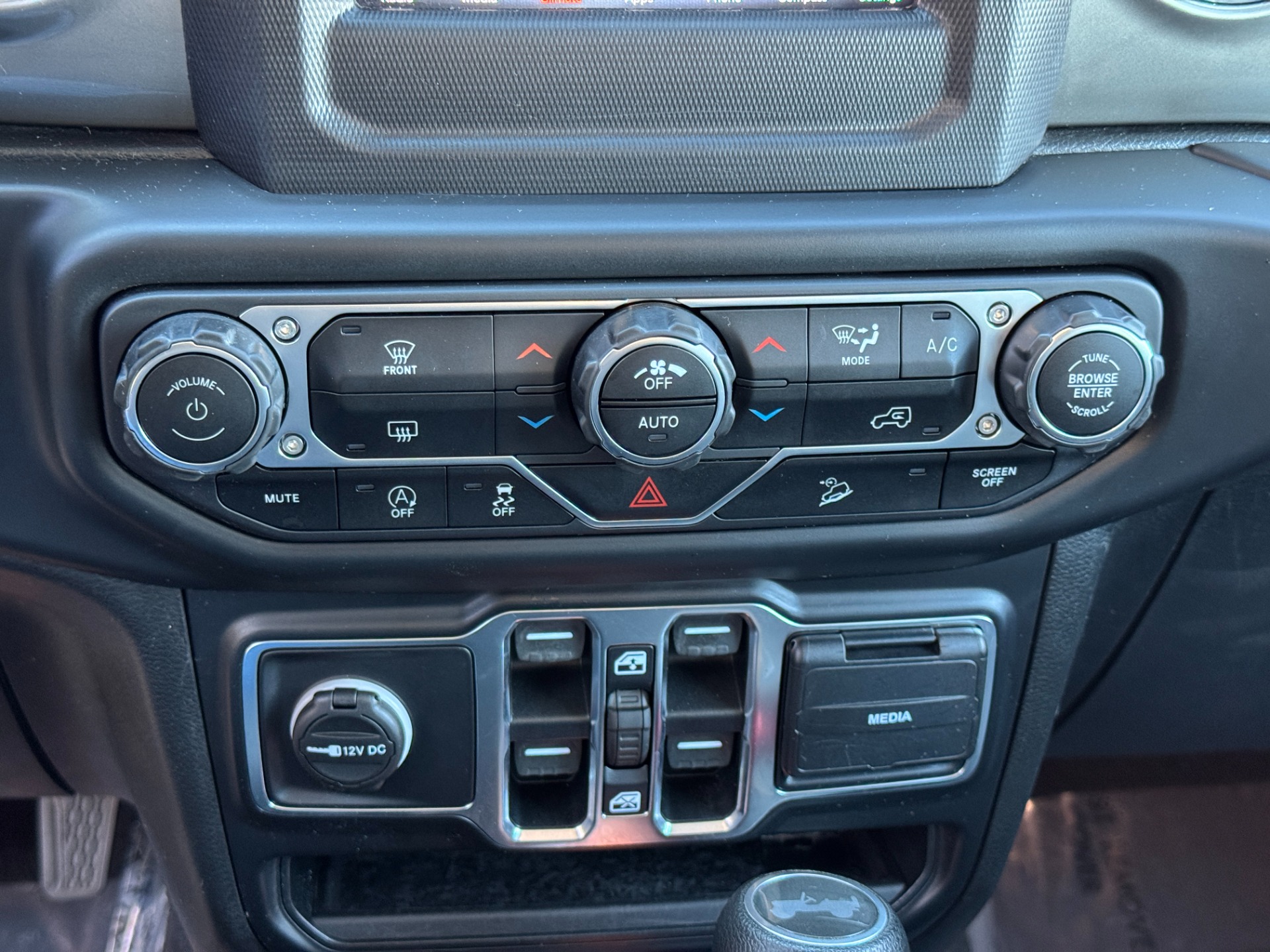 Used 2020 Jeep Wrangler Unlimited Sahara for sale Sold at Formula Imports in Charlotte NC 28227 33