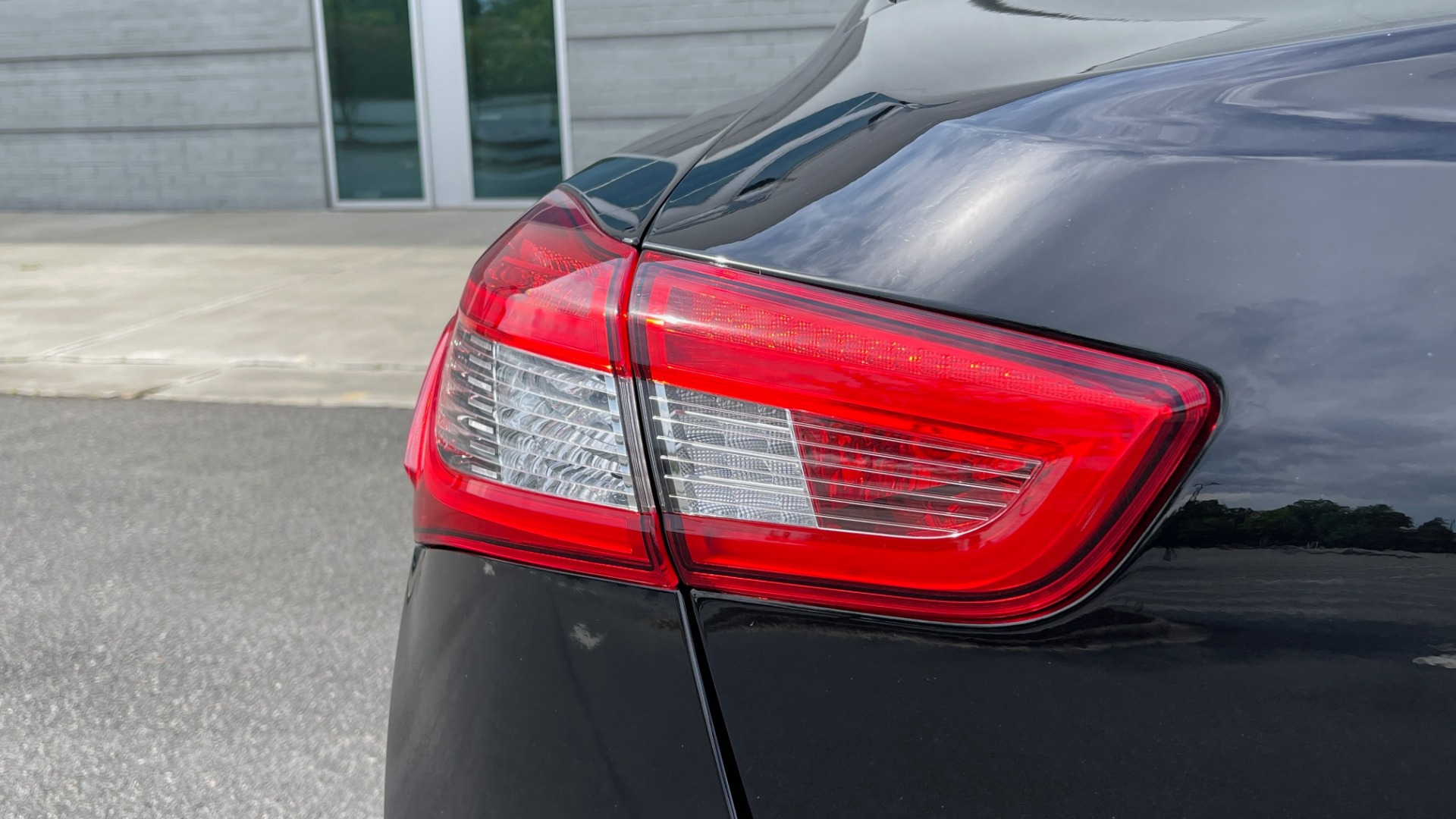 Used 2018 Maserati GHIBLI 3.0L SEDAN / 8-SPD AUTO / NAV / SUNROOF / REARVIEW for sale Sold at Formula Imports in Charlotte NC 28227 25