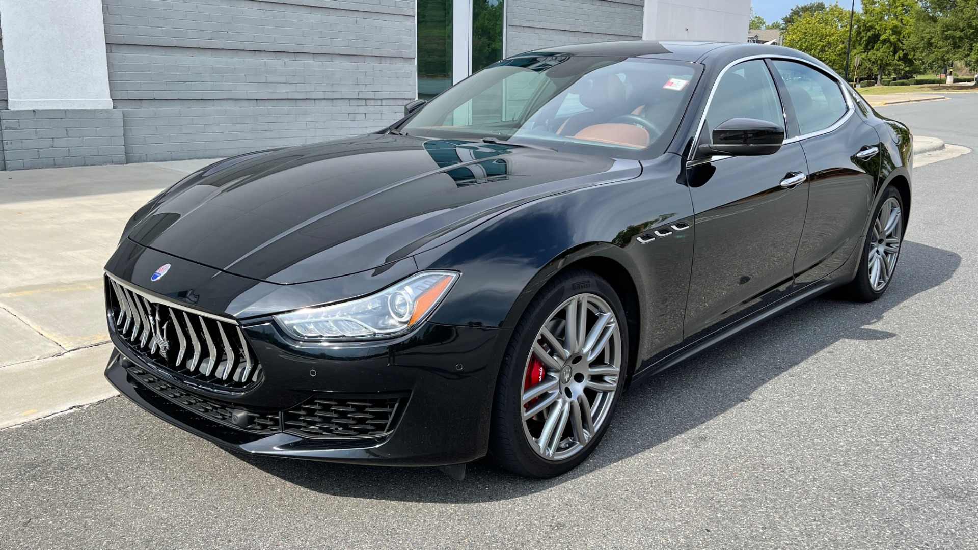 Used 2018 Maserati GHIBLI 3.0L SEDAN / 8-SPD AUTO / NAV / SUNROOF / REARVIEW for sale Sold at Formula Imports in Charlotte NC 28227 3
