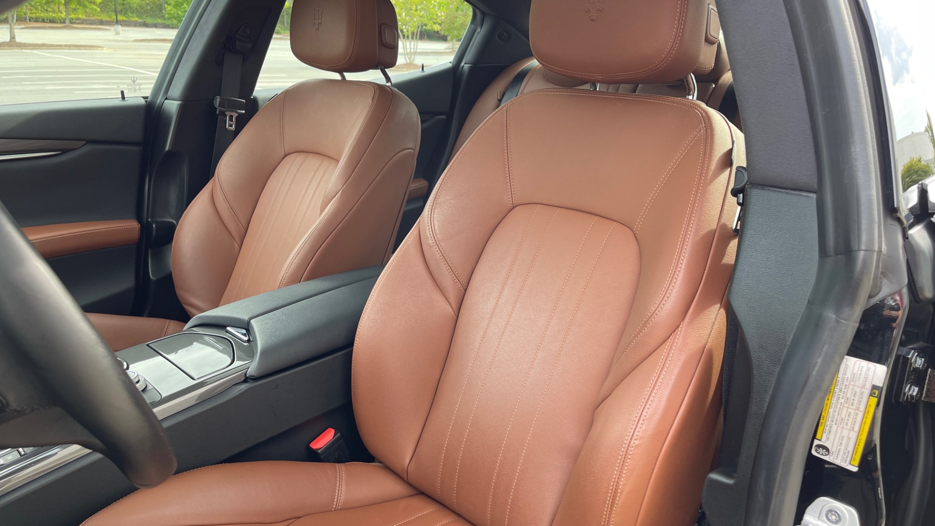 Used 2018 Maserati GHIBLI 3.0L SEDAN / 8-SPD AUTO / NAV / SUNROOF / REARVIEW for sale Sold at Formula Imports in Charlotte NC 28227 31