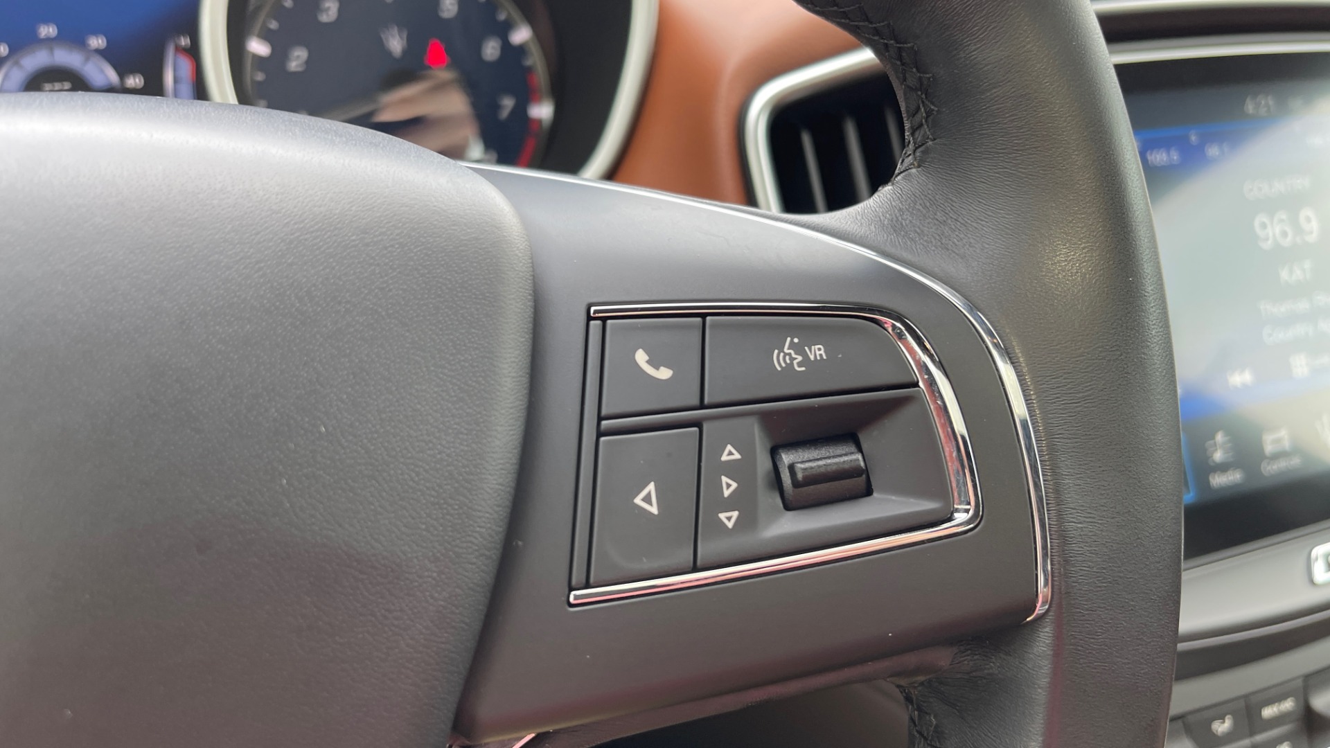 Used 2018 Maserati GHIBLI 3.0L SEDAN / 8-SPD AUTO / NAV / SUNROOF / REARVIEW for sale Sold at Formula Imports in Charlotte NC 28227 34