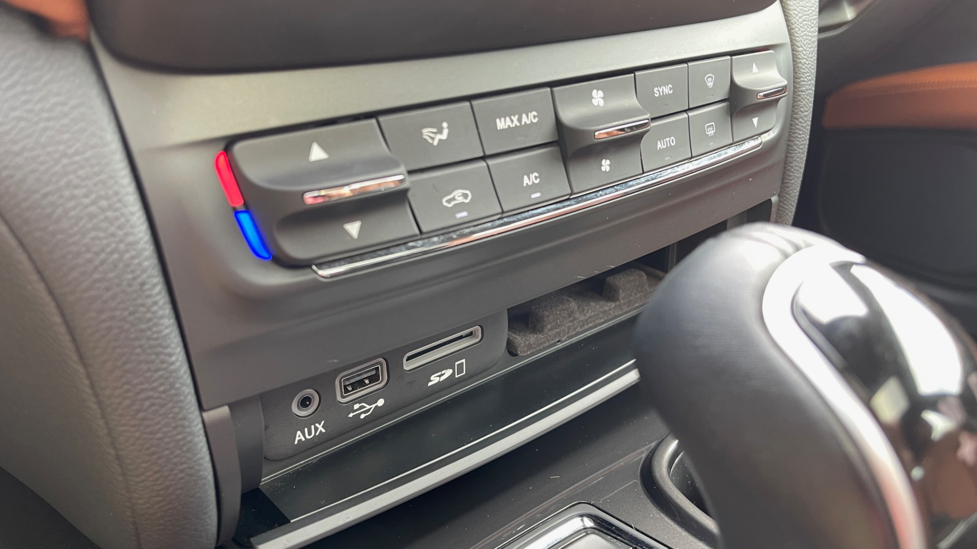 Used 2018 Maserati GHIBLI 3.0L SEDAN / 8-SPD AUTO / NAV / SUNROOF / REARVIEW for sale Sold at Formula Imports in Charlotte NC 28227 38