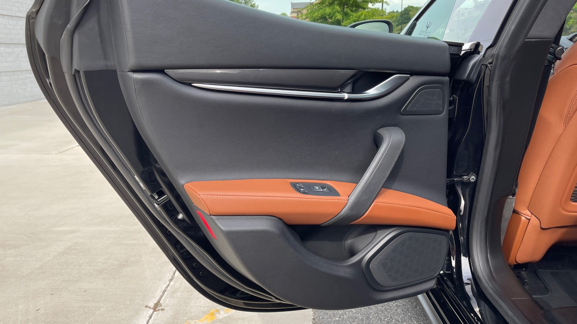 Used 2018 Maserati GHIBLI 3.0L SEDAN / 8-SPD AUTO / NAV / SUNROOF / REARVIEW for sale Sold at Formula Imports in Charlotte NC 28227 46