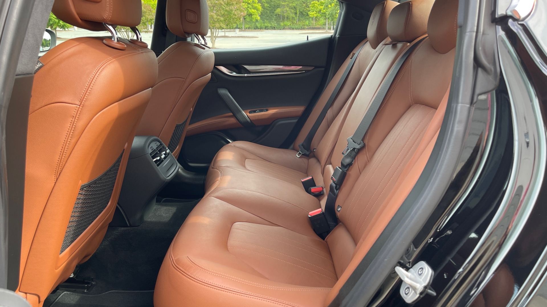 Used 2018 Maserati GHIBLI 3.0L SEDAN / 8-SPD AUTO / NAV / SUNROOF / REARVIEW for sale Sold at Formula Imports in Charlotte NC 28227 49