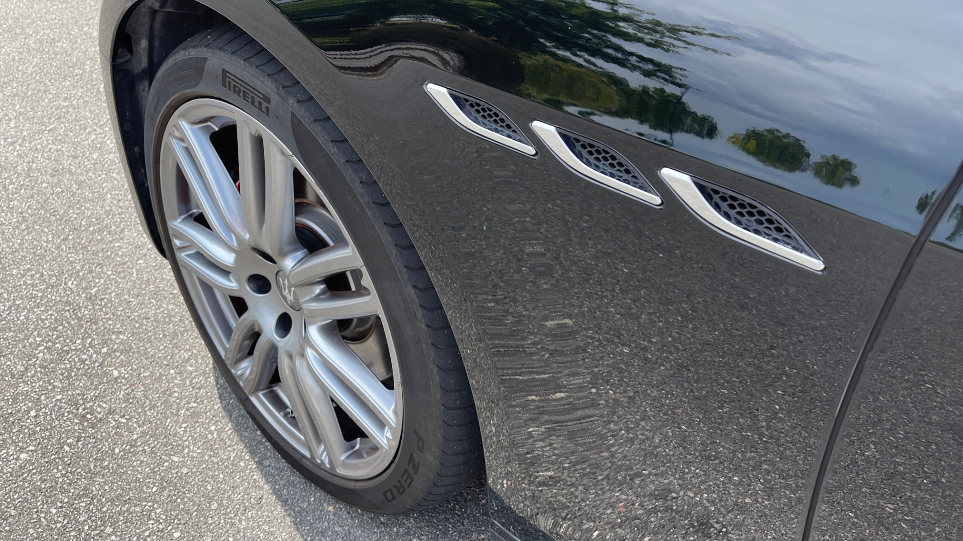 Used 2018 Maserati GHIBLI 3.0L SEDAN / 8-SPD AUTO / NAV / SUNROOF / REARVIEW for sale Sold at Formula Imports in Charlotte NC 28227 9