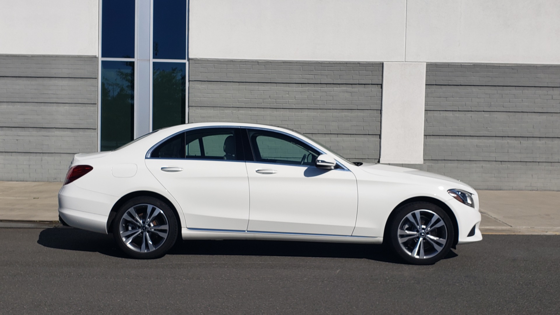 Used 2018 Mercedes-Benz C-Class C 300 4MATIC PREMIUM / APPLE CARPLAY / PANO-ROOF / REARVIEW for sale Sold at Formula Imports in Charlotte NC 28227 11