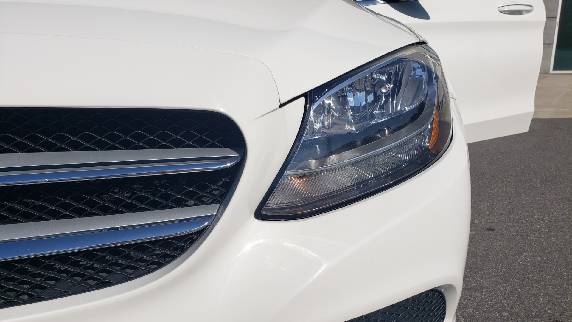 Used 2018 Mercedes-Benz C-Class C 300 4MATIC PREMIUM / APPLE CARPLAY / PANO-ROOF / REARVIEW for sale Sold at Formula Imports in Charlotte NC 28227 24
