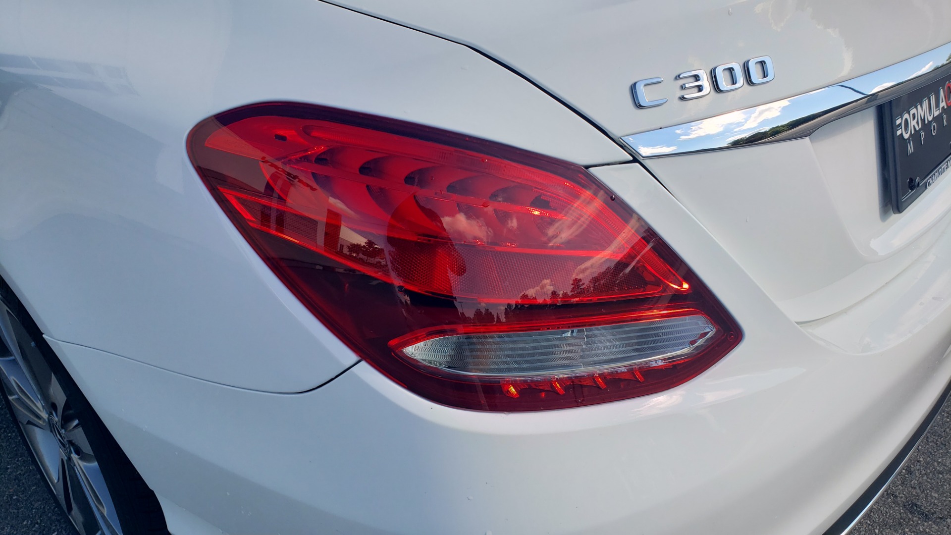 Used 2018 Mercedes-Benz C-Class C 300 4MATIC PREMIUM / APPLE CARPLAY / PANO-ROOF / REARVIEW for sale Sold at Formula Imports in Charlotte NC 28227 29