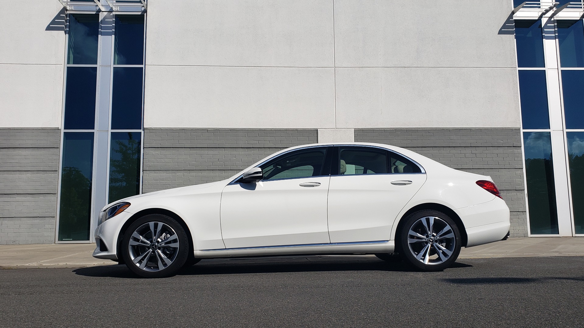 Used 2018 Mercedes-Benz C-Class C 300 4MATIC PREMIUM / APPLE CARPLAY / PANO-ROOF / REARVIEW for sale Sold at Formula Imports in Charlotte NC 28227 3