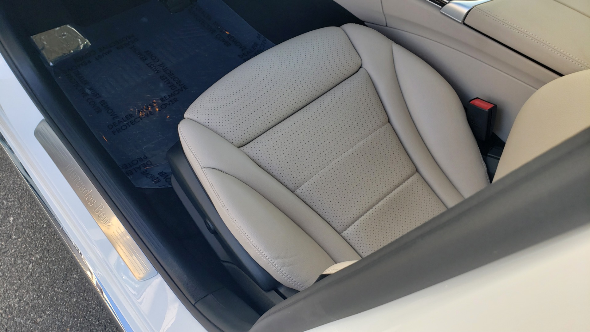 Used 2018 Mercedes-Benz C-Class C 300 4MATIC PREMIUM / APPLE CARPLAY / PANO-ROOF / REARVIEW for sale Sold at Formula Imports in Charlotte NC 28227 32