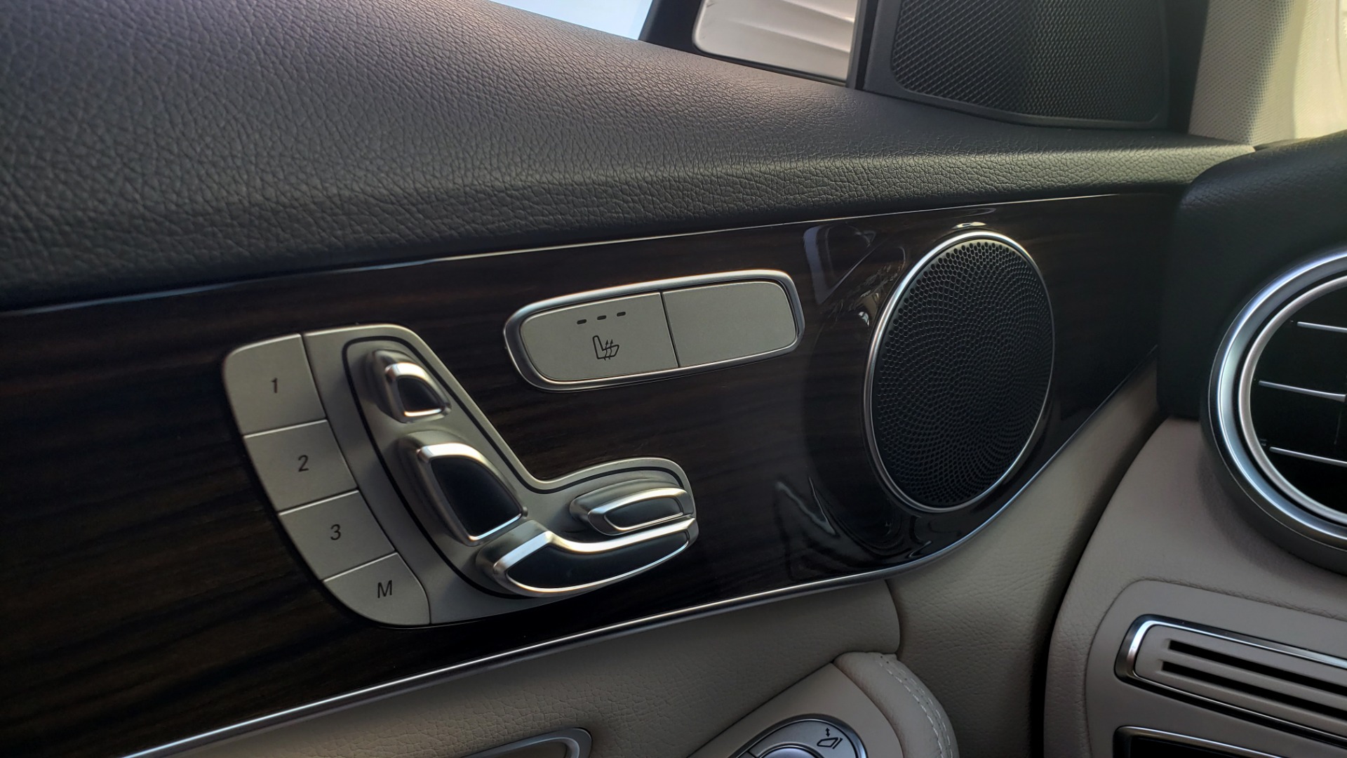 Used 2018 Mercedes-Benz C-Class C 300 4MATIC PREMIUM / APPLE CARPLAY / PANO-ROOF / REARVIEW for sale Sold at Formula Imports in Charlotte NC 28227 38