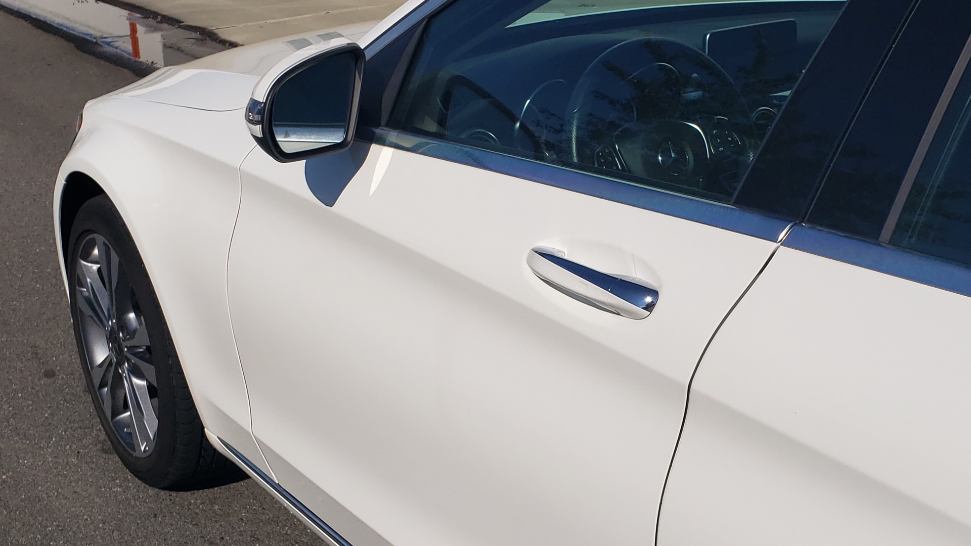Used 2018 Mercedes-Benz C-Class C 300 4MATIC PREMIUM / APPLE CARPLAY / PANO-ROOF / REARVIEW for sale Sold at Formula Imports in Charlotte NC 28227 5