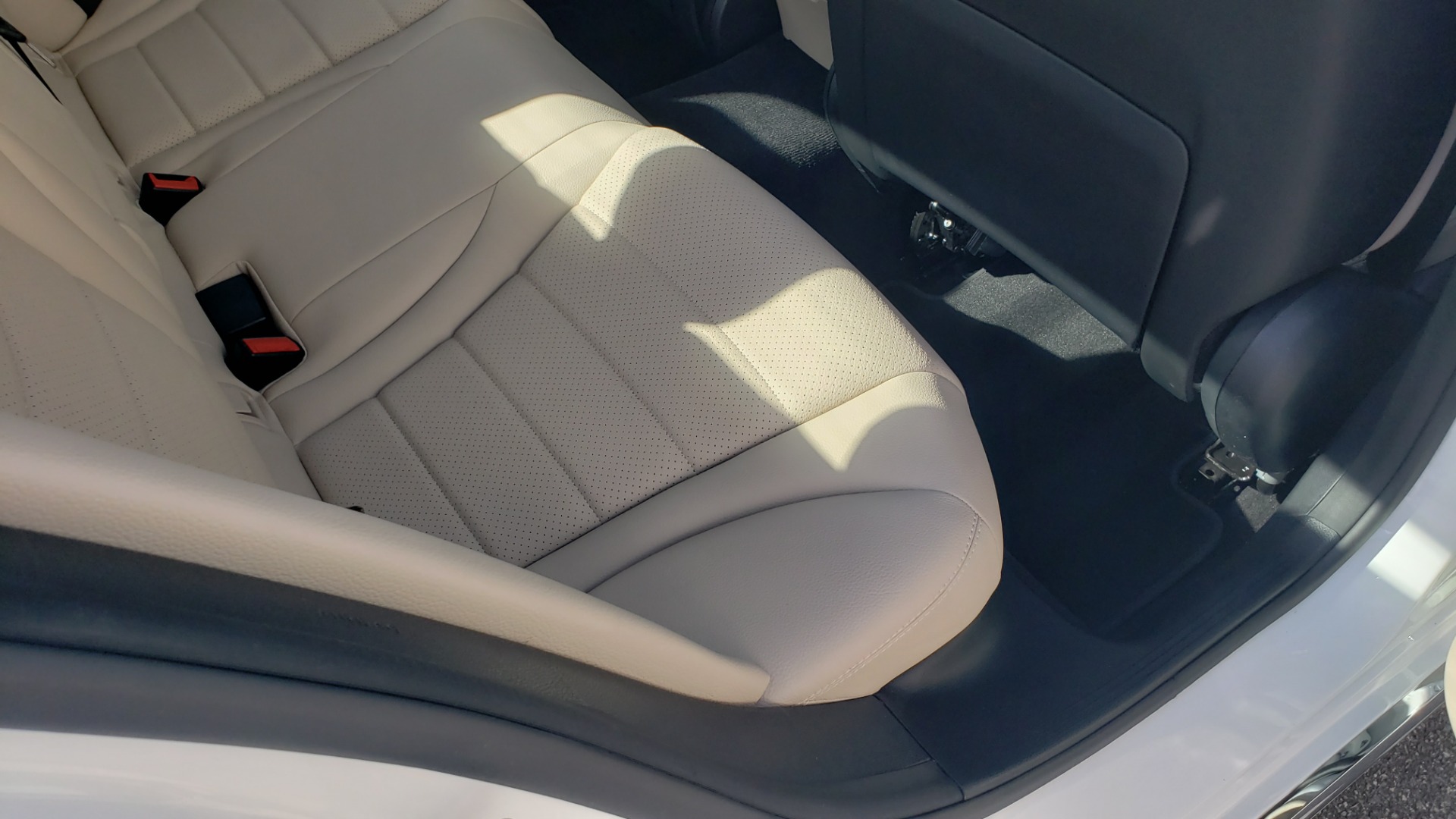 Used 2018 Mercedes-Benz C-Class C 300 4MATIC PREMIUM / APPLE CARPLAY / PANO-ROOF / REARVIEW for sale Sold at Formula Imports in Charlotte NC 28227 66