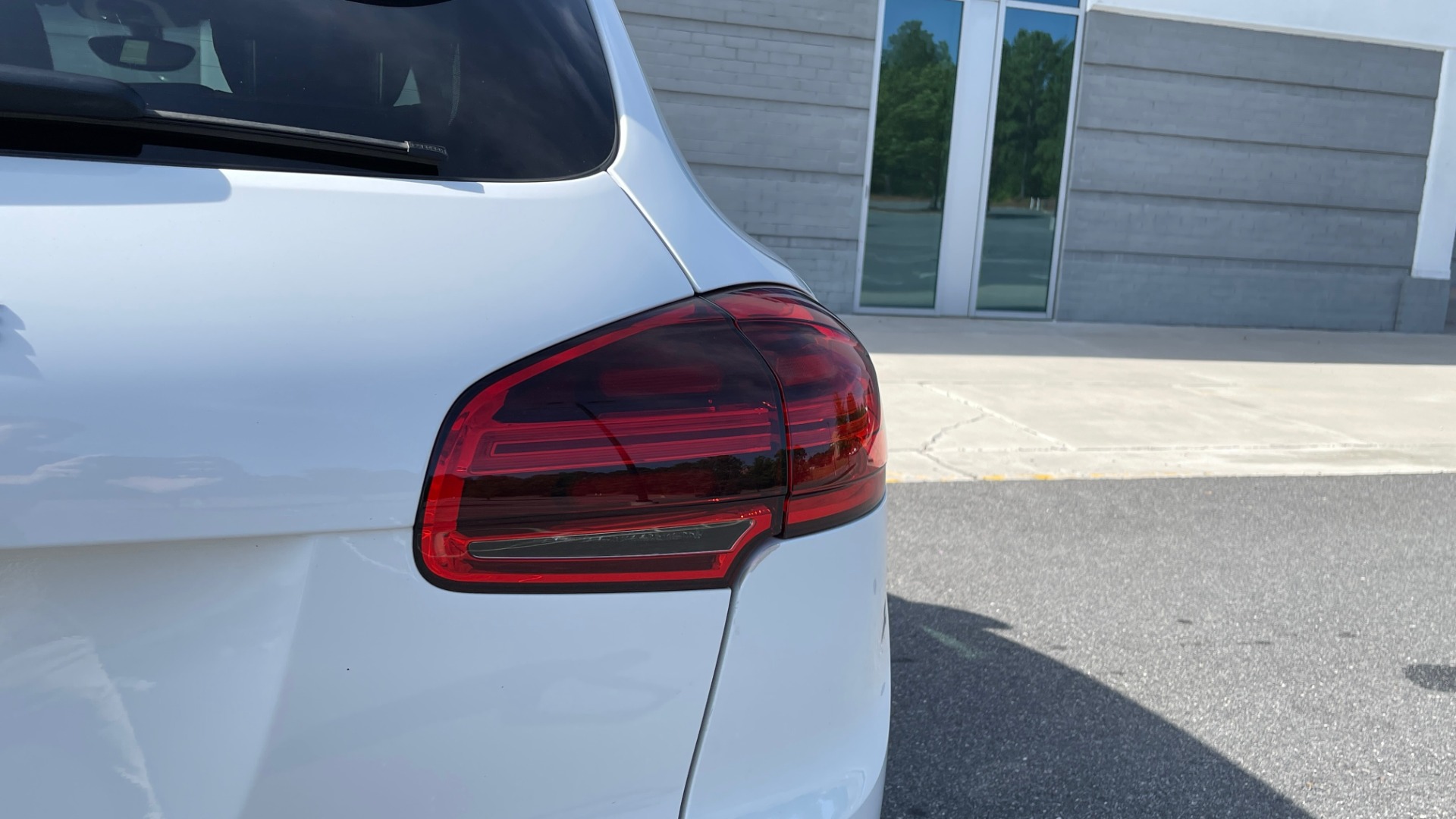 Used 2016 Porsche CAYENNE AWD / 3.6L TURBO / PREMIUM / BOSE / PANO-ROOF / NAV / LCA for sale Sold at Formula Imports in Charlotte NC 28227 24