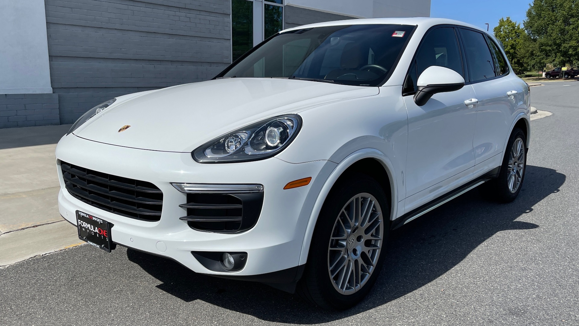 Used 2016 Porsche CAYENNE AWD / 3.6L TURBO / PREMIUM / BOSE / PANO-ROOF / NAV / LCA for sale Sold at Formula Imports in Charlotte NC 28227 3