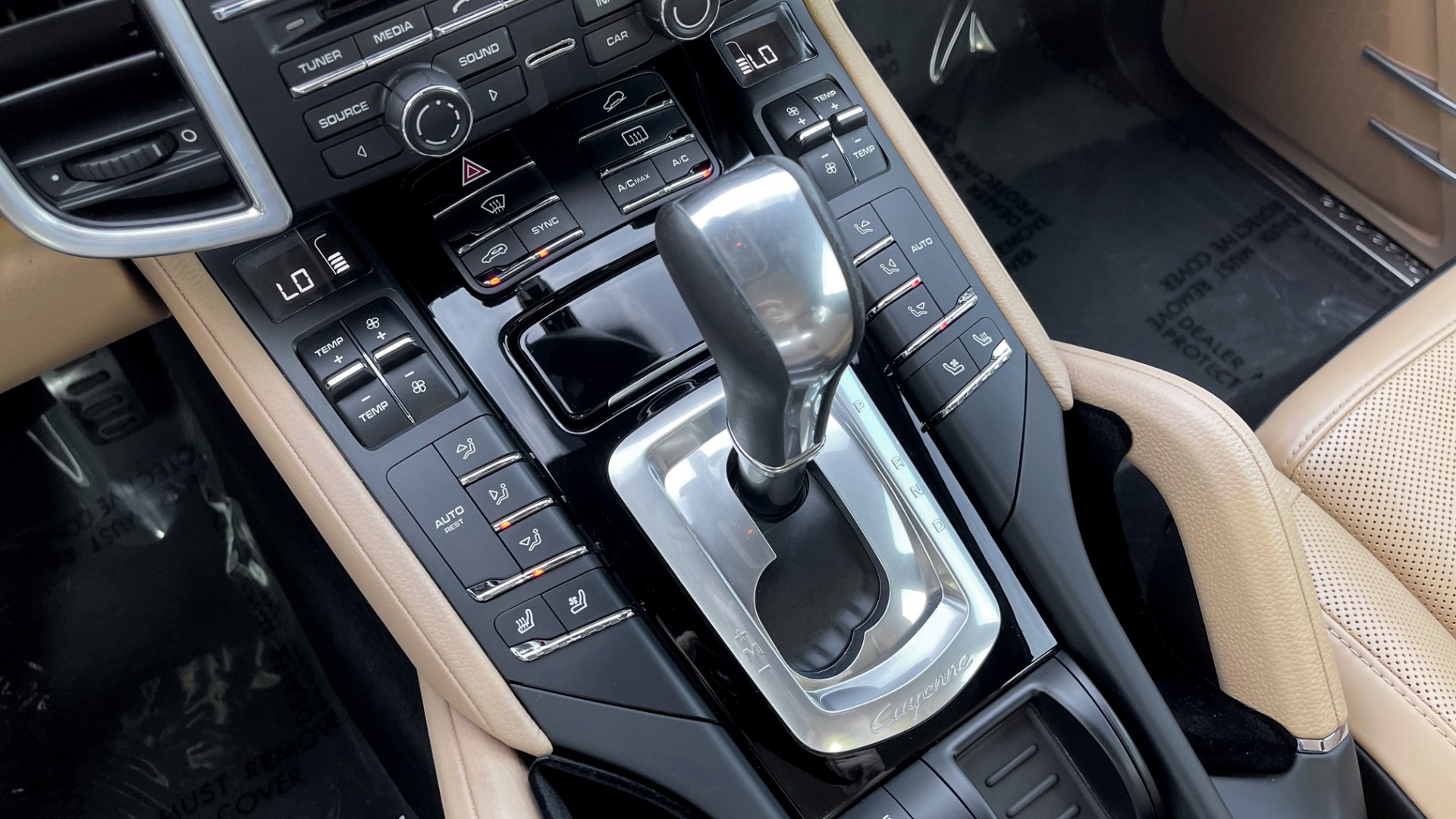 Used 2016 Porsche CAYENNE AWD / 3.6L TURBO / PREMIUM / BOSE / PANO-ROOF / NAV / LCA for sale Sold at Formula Imports in Charlotte NC 28227 39