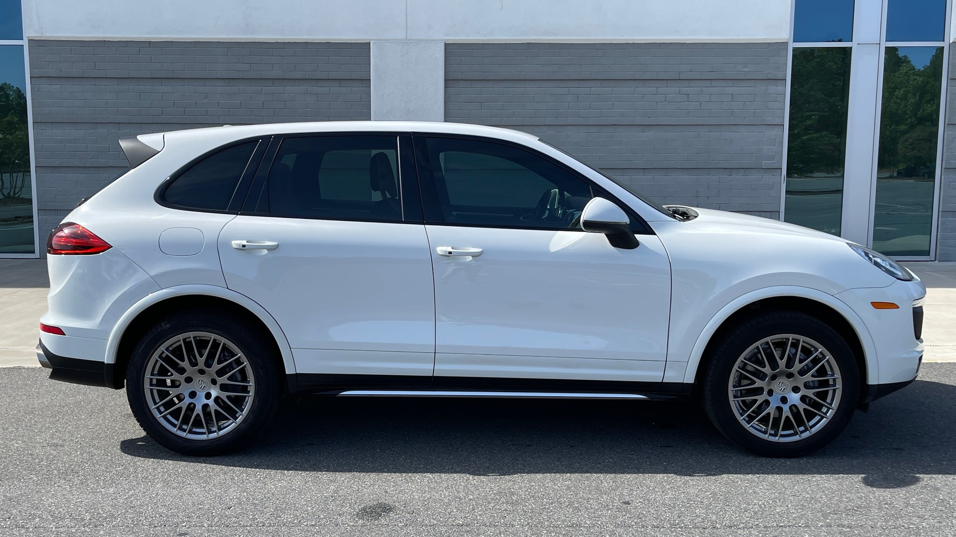 Used 2016 Porsche CAYENNE AWD / 3.6L TURBO / PREMIUM / BOSE / PANO-ROOF / NAV / LCA for sale Sold at Formula Imports in Charlotte NC 28227 7