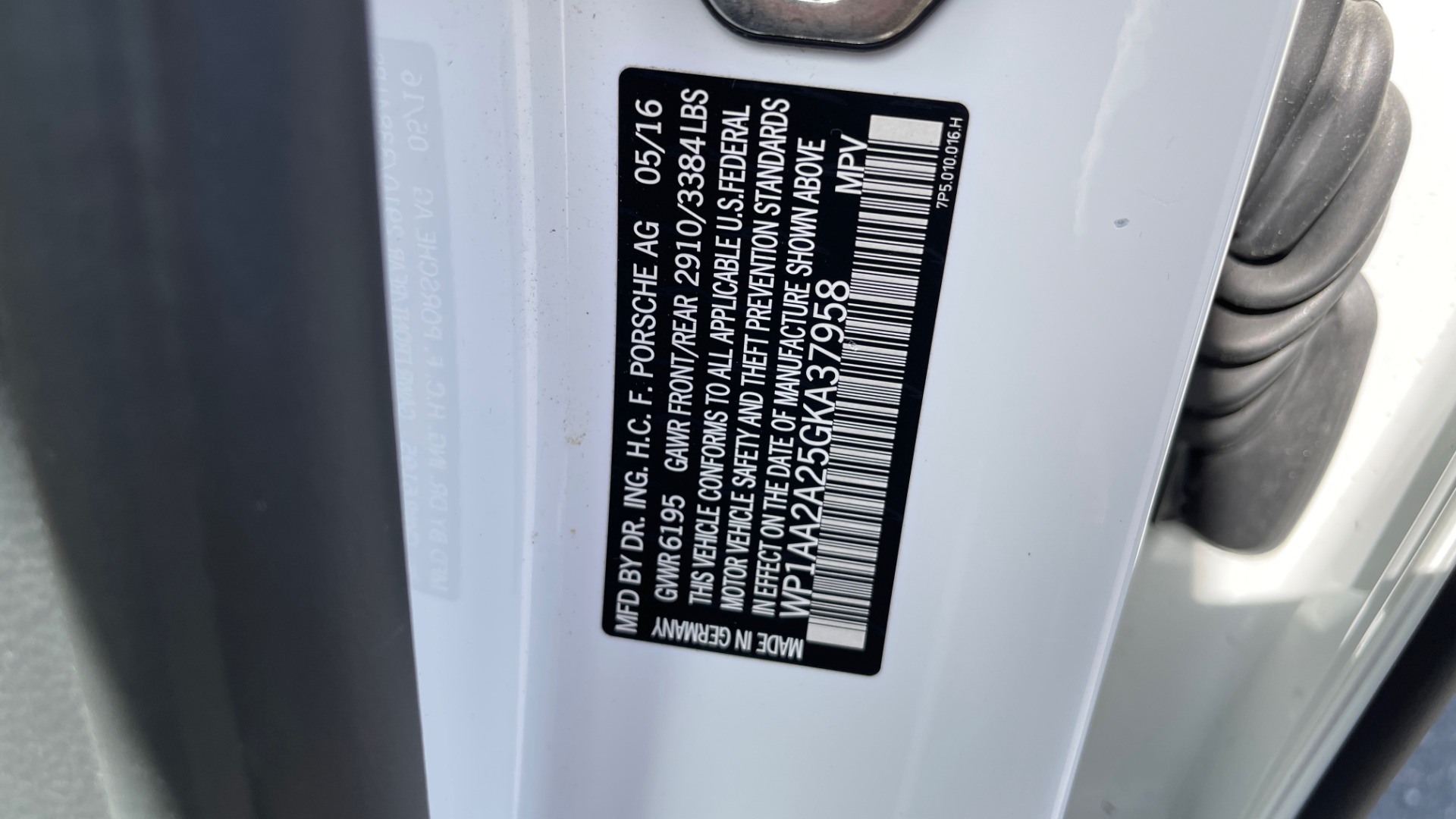 Used 2016 Porsche CAYENNE AWD / 3.6L TURBO / PREMIUM / BOSE / PANO-ROOF / NAV / LCA for sale Sold at Formula Imports in Charlotte NC 28227 8