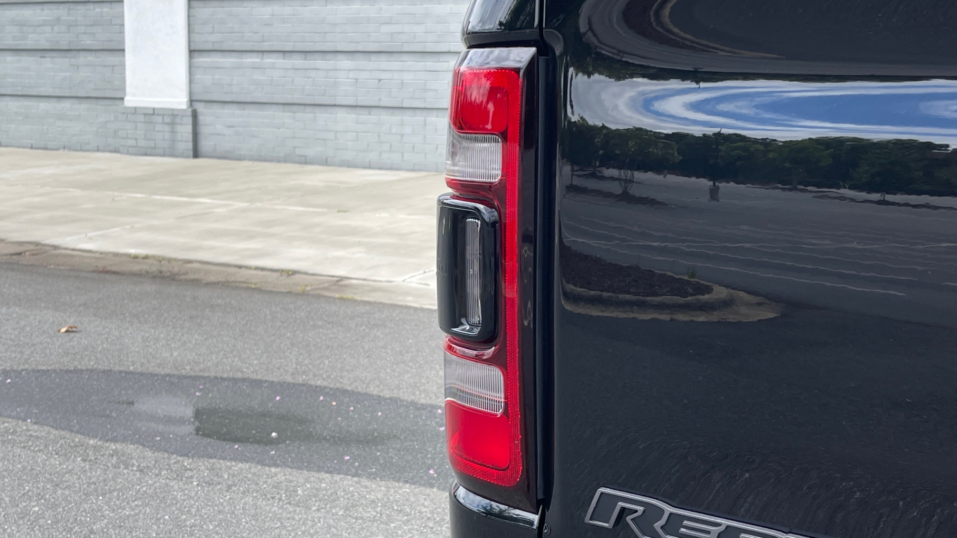 Used 2019 Ram 1500 REBEL QUADCAB 4X4 / 5.7L HEMI / 8-SPD AUTO / REMOTE START / PARK ASSIST for sale Sold at Formula Imports in Charlotte NC 28227 20