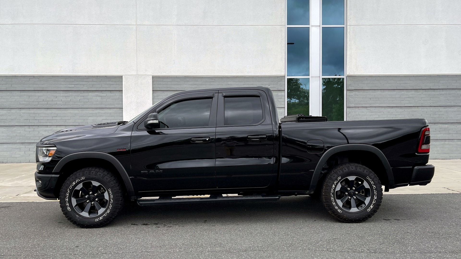 Used 2019 Ram 1500 REBEL QUADCAB 4X4 / 5.7L HEMI / 8-SPD AUTO / REMOTE START / PARK ASSIST for sale Sold at Formula Imports in Charlotte NC 28227 4
