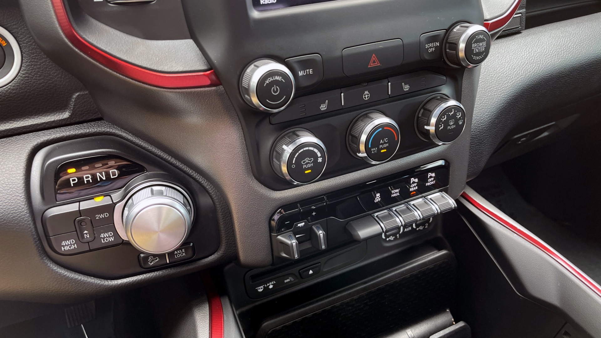 Used 2019 Ram 1500 REBEL QUADCAB 4X4 / 5.7L HEMI / 8-SPD AUTO / REMOTE START / PARK ASSIST for sale Sold at Formula Imports in Charlotte NC 28227 40