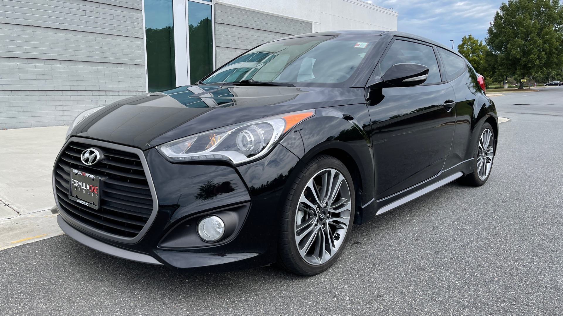 Used 2016 Hyundai VELOSTER TURBO 1.6L / AUTO / NAV / PANO-ROOF / REARVIEW for sale Sold at Formula Imports in Charlotte NC 28227 3