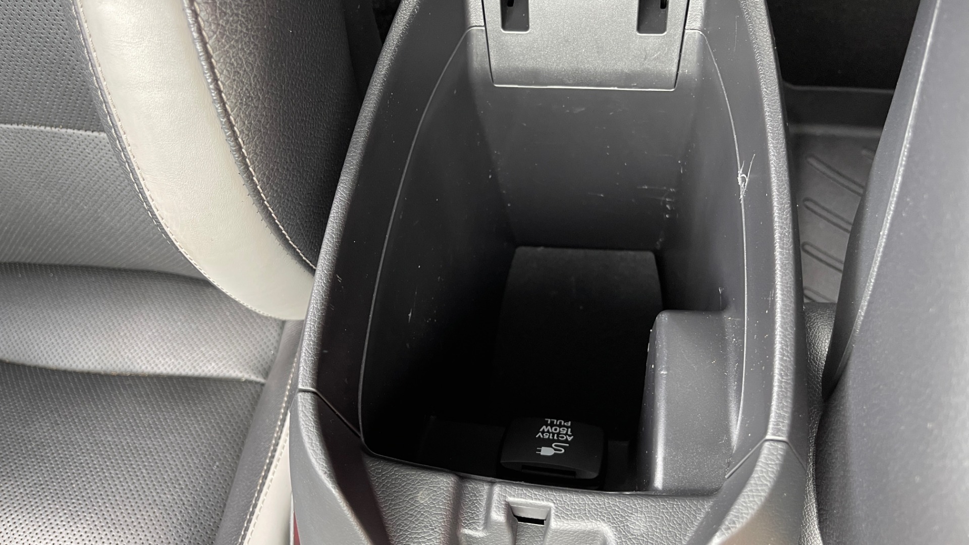 Used 2016 Hyundai VELOSTER TURBO 1.6L / AUTO / NAV / PANO-ROOF / REARVIEW for sale Sold at Formula Imports in Charlotte NC 28227 43