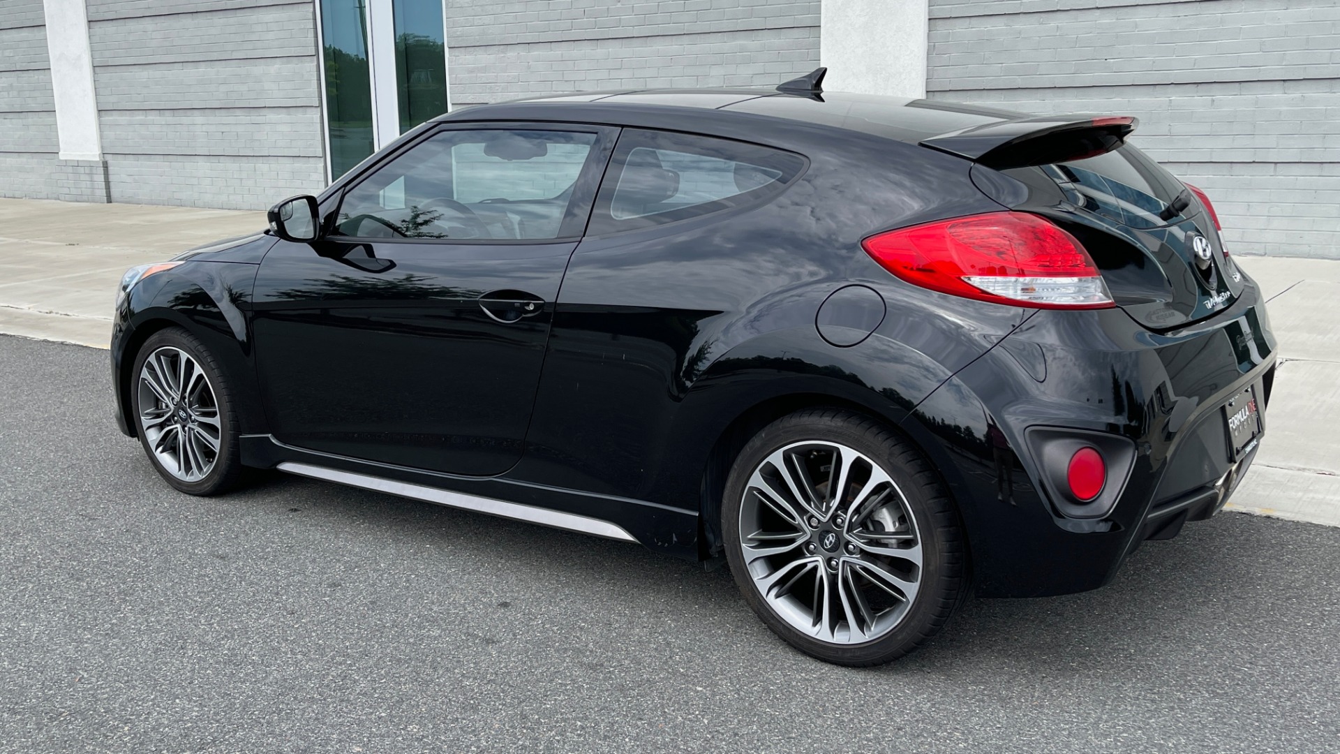 Used 2016 Hyundai VELOSTER TURBO 1.6L / AUTO / NAV / PANO-ROOF / REARVIEW for sale Sold at Formula Imports in Charlotte NC 28227 5