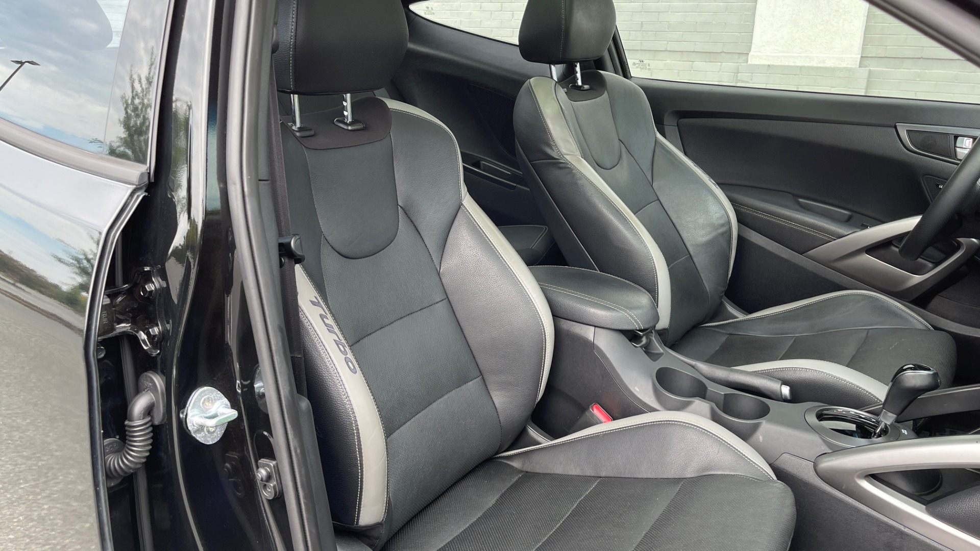 Used 2016 Hyundai VELOSTER TURBO 1.6L / AUTO / NAV / PANO-ROOF / REARVIEW for sale Sold at Formula Imports in Charlotte NC 28227 57