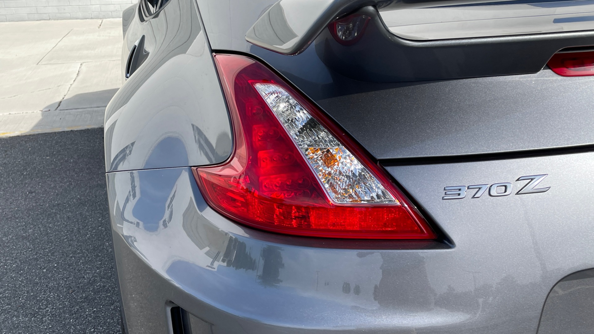 Used 2011 Nissan 370Z NISMO COUPE / 3.7L V6 / 6-SPD MAN / AUTO CLIMATE CONTROL for sale Sold at Formula Imports in Charlotte NC 28227 21