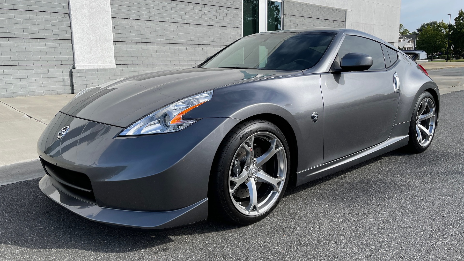 Used 2011 Nissan 370Z NISMO COUPE / 3.7L V6 / 6-SPD MAN / AUTO CLIMATE CONTROL for sale Sold at Formula Imports in Charlotte NC 28227 3