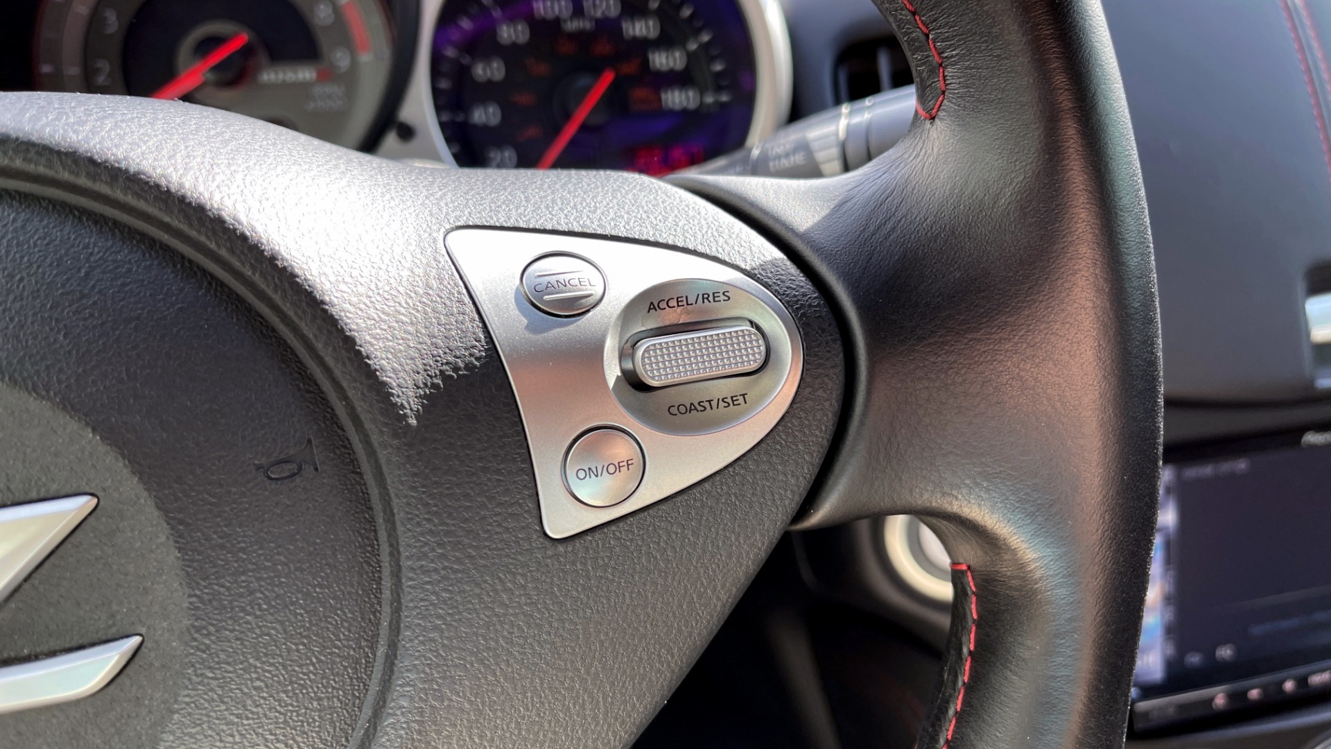Used 2011 Nissan 370Z NISMO COUPE / 3.7L V6 / 6-SPD MAN / AUTO CLIMATE CONTROL for sale Sold at Formula Imports in Charlotte NC 28227 35