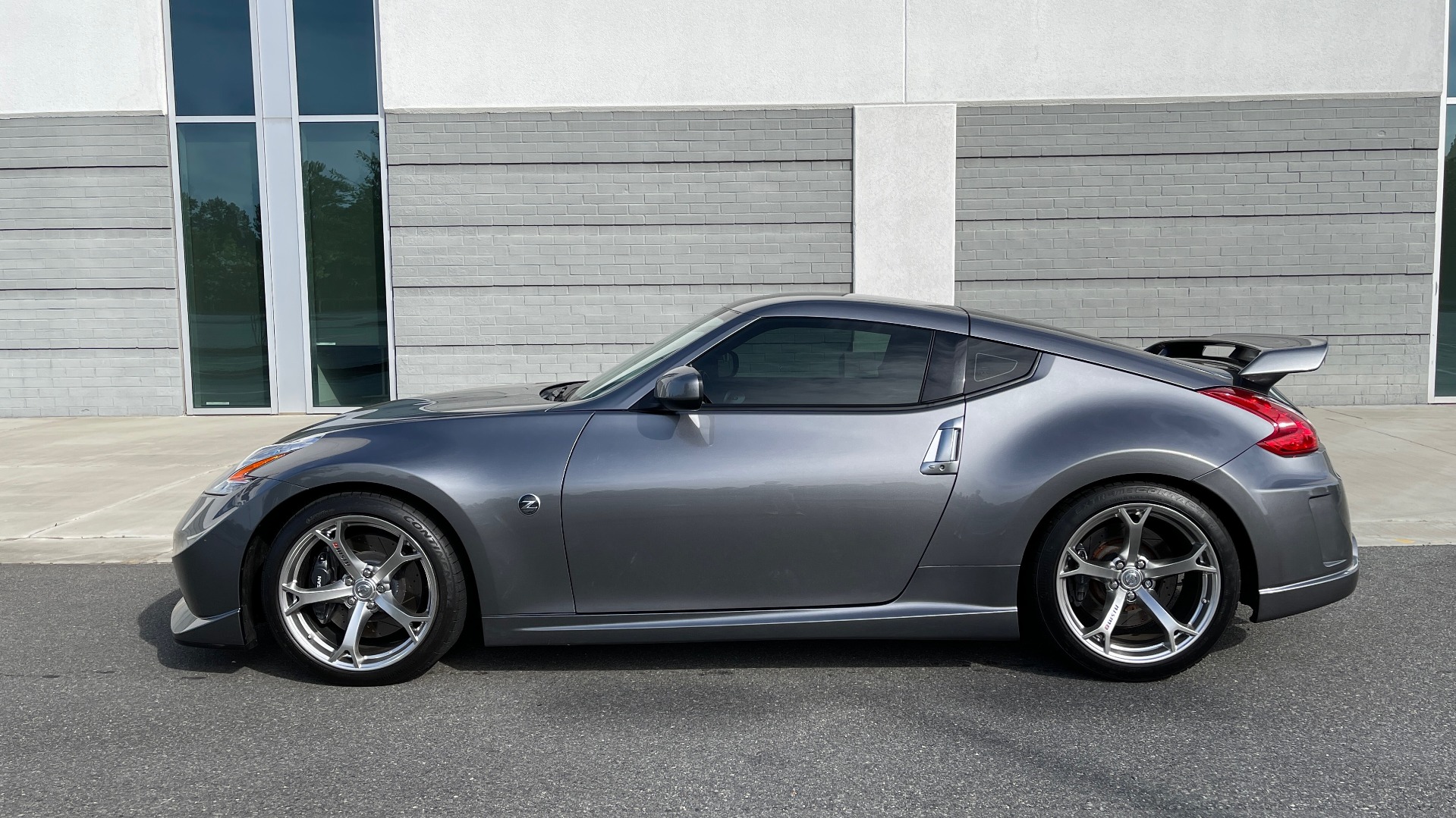 Standard Hood Fender & Mirrors | NISSAN 370Z COUPE NISMO 2011 Standard Hood Fender & Mirrors | NISSAN 370Z COUPE NISMO 2011